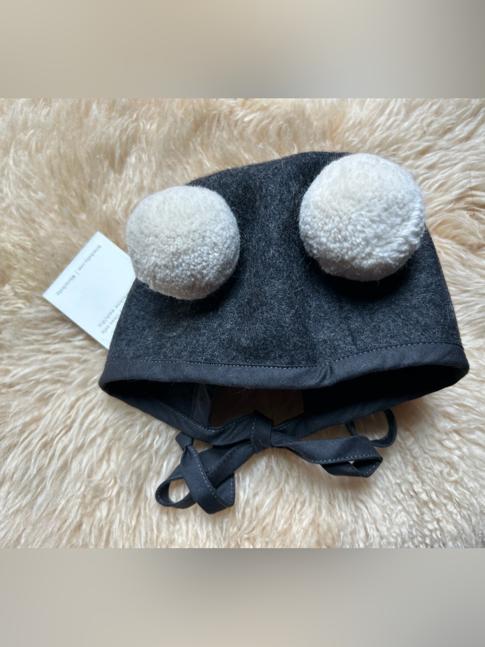 Briar Baby double Pom bonnet